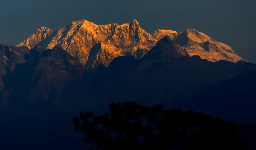 Singalila Ridge of Kanchenjunga mountain range in the morning, view from Silerygaon Village, Sikkim Singalila Ridge of Kanchenjunga mountain range in the morning, view from Silerygaon Village, Sikkim