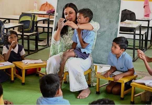 Children s Favourite Volunteer didi Shikha