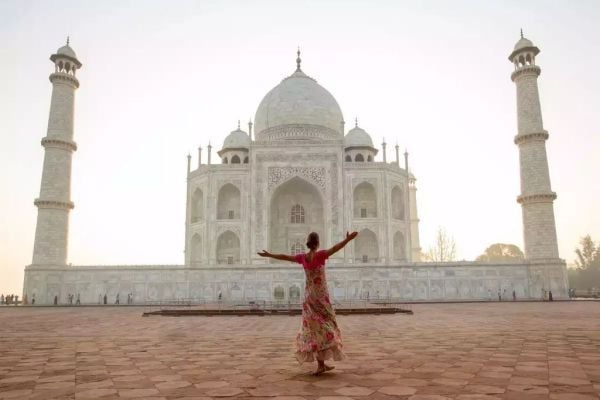 Beautiful picture of taj mahal with lady
